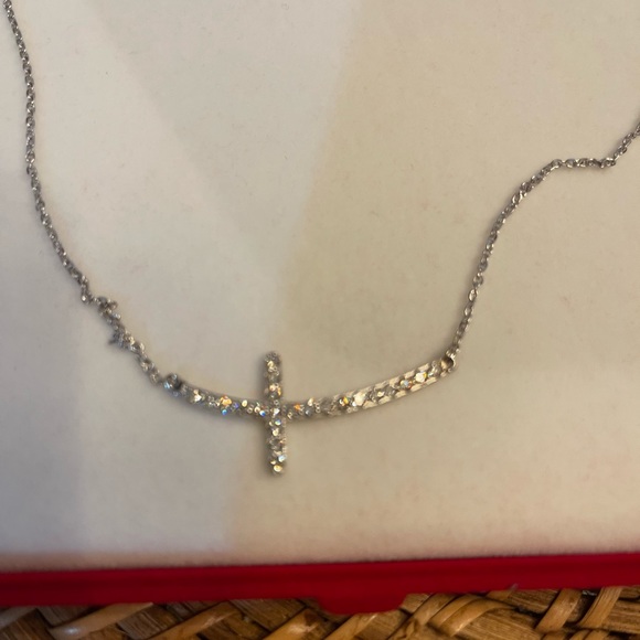 20” 14k White Gold and Diamond Curved Cross NEW never worn! - Picture 2 of 8